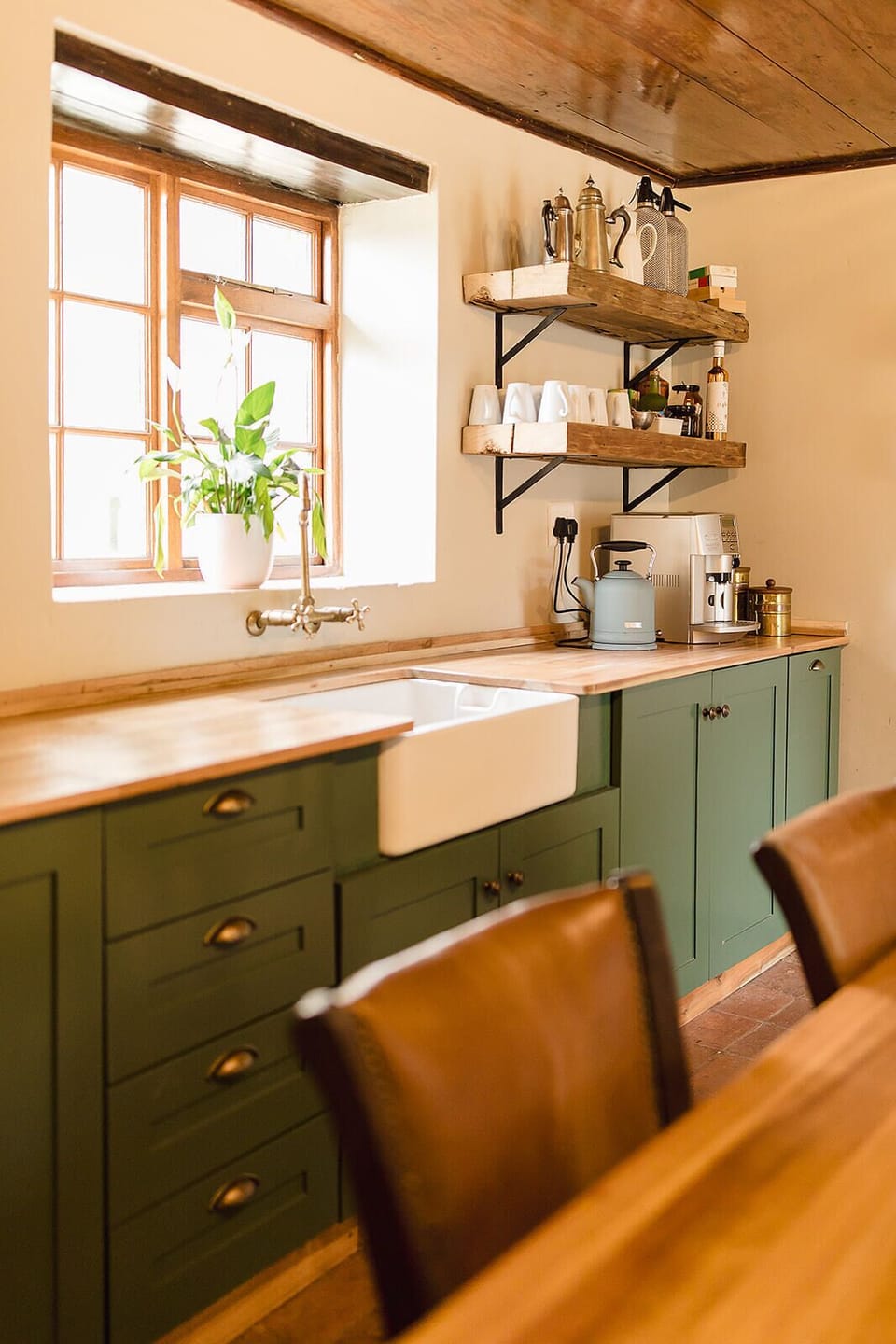 Luxury House | Private kitchen | Fridge, oven, electric kettle, toaster