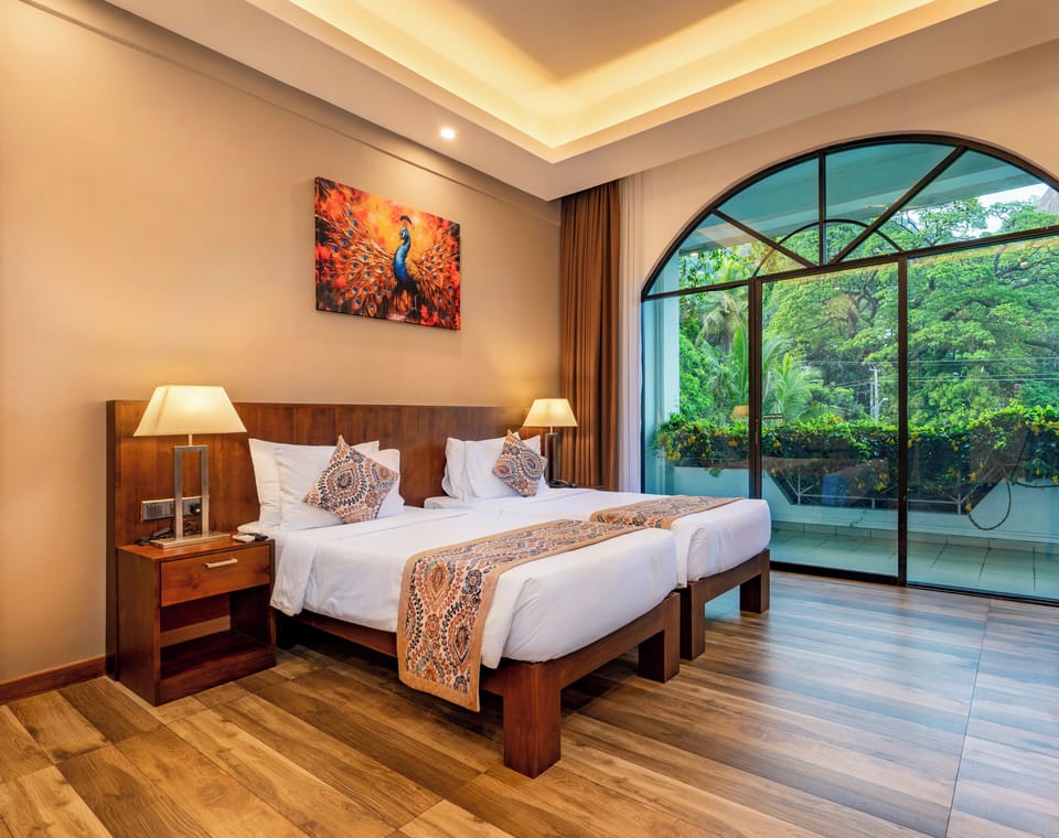 Deluxe Double Room, 1 Bedroom | Premium bedding, in-room safe, desk, bed sheets