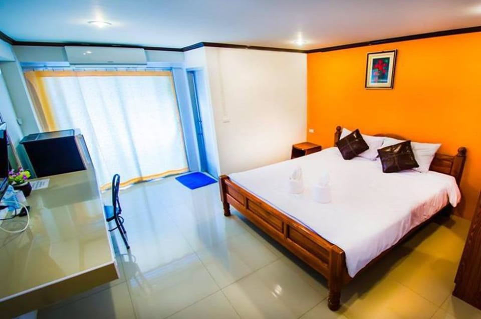 Standard Double Room | Desk, blackout drapes, rollaway beds (surcharge), WiFi (free)