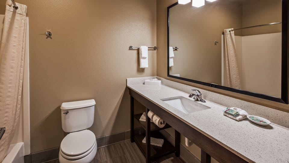 Best Western Golden Spike Inn & Suites Hotel in Hill City