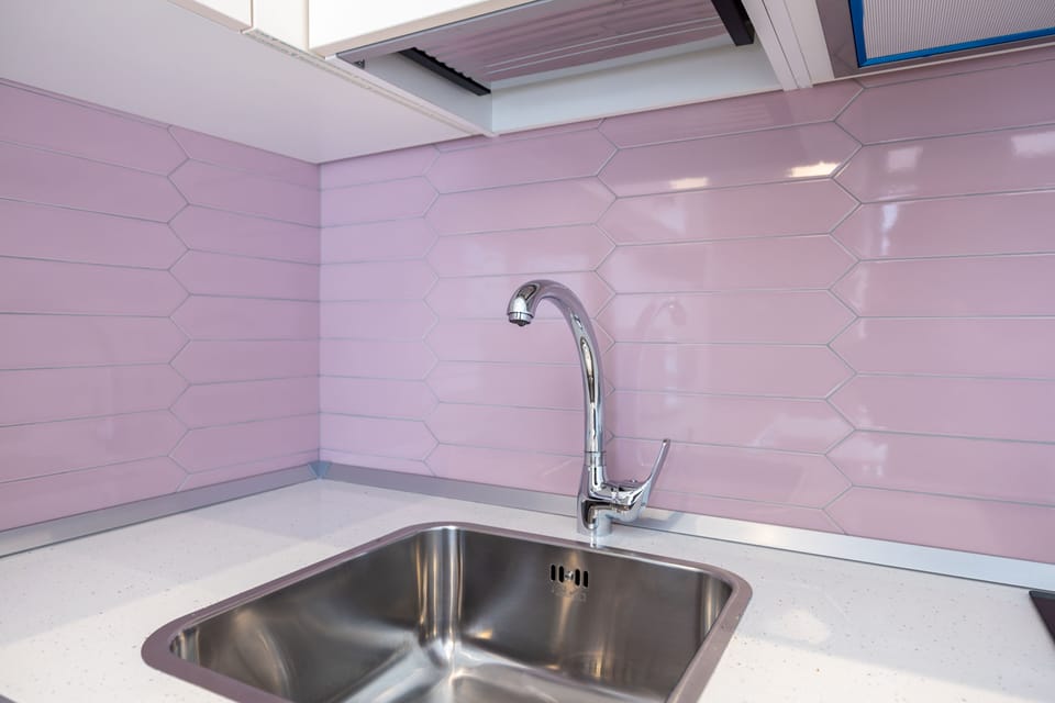 Basic Apartment | Private kitchen | Fridge, microwave, stovetop, coffee/tea maker