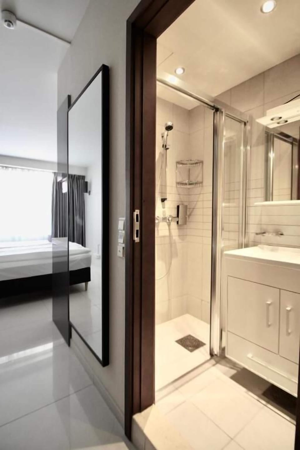 Double Room | In-room safe, desk, soundproofing, free WiFi