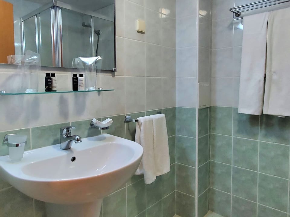 Apartment, Balcony | Bathroom | Shower, free toiletries, towels