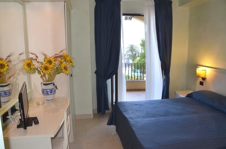 Deluxe Double or Twin Room, Sea View | View from room