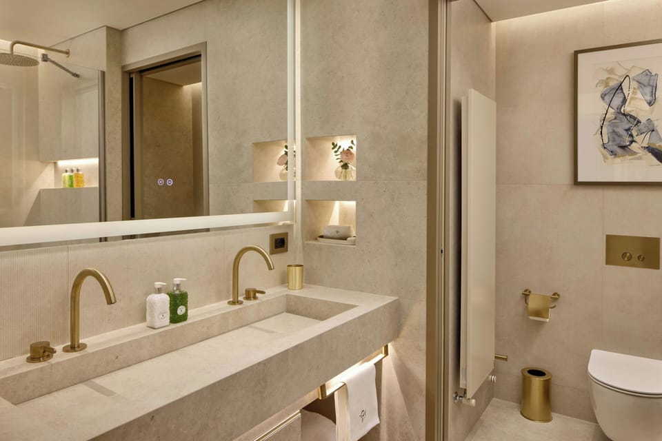 Jetted tub, rainfall showerhead, free toiletries, hair dryer