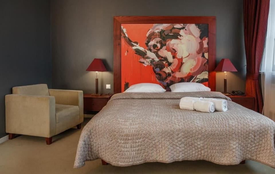 Superior Single Room | Desk, laptop workspace, soundproofing, iron/ironing board