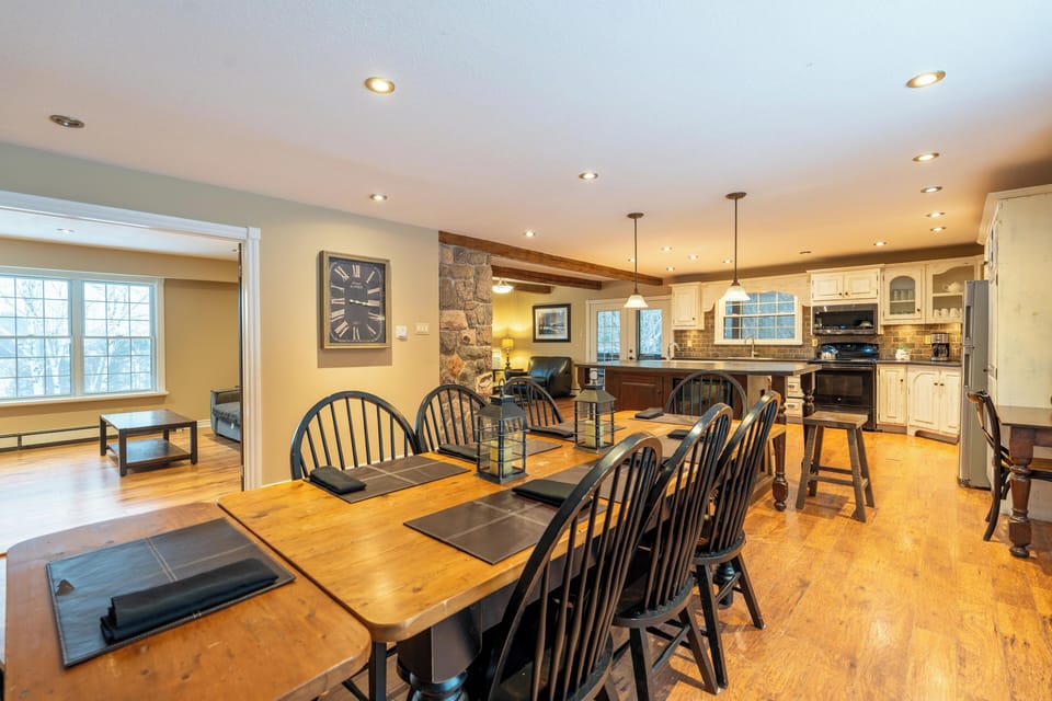 Luxury Cottage, 6 Bedrooms (Hilltop) | In-room dining