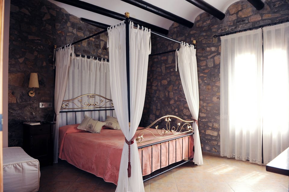 Superior Double Room | Desk, blackout drapes, free WiFi, bed sheets