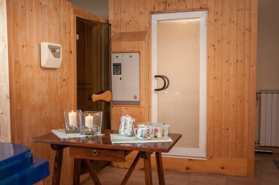 Sauna, hot tub, steam room, massages