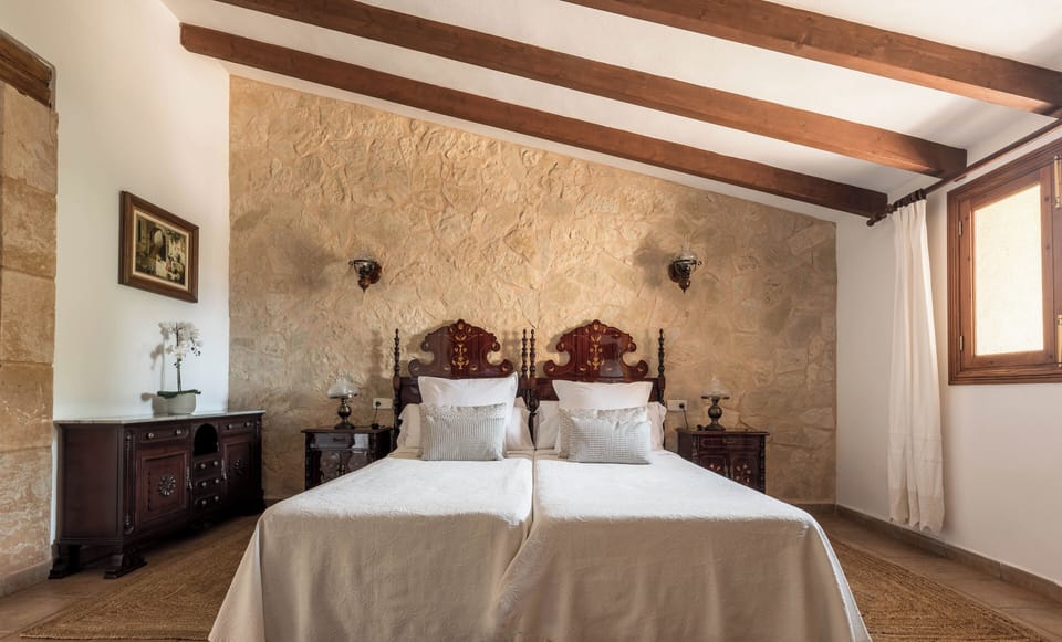 Suite | Down comforters, in-room safe, desk, blackout drapes