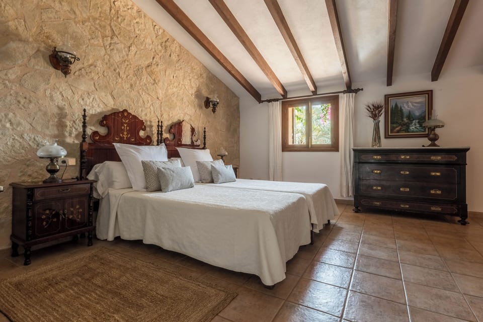 Suite | Down comforters, in-room safe, desk, blackout drapes
