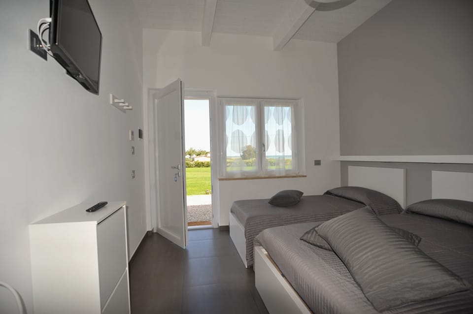 Free cribs/infant beds, rollaway beds, free WiFi, wheelchair access