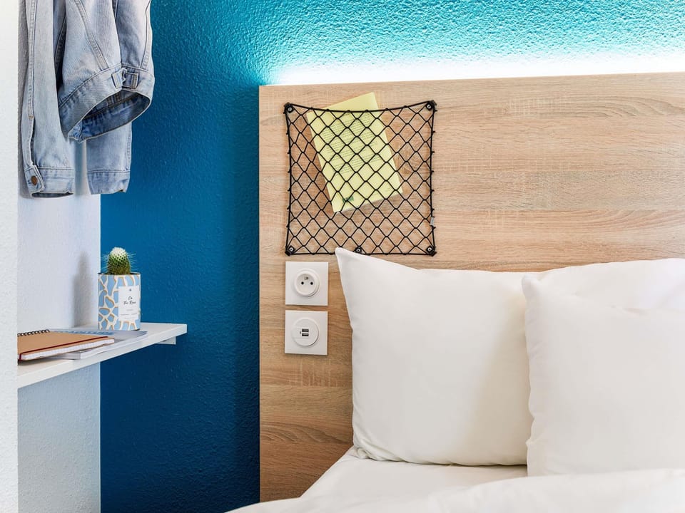 Room, 1 Double Bed, Private Bathroom (Cabrio) | Individually furnished, blackout drapes, soundproofing, free WiFi