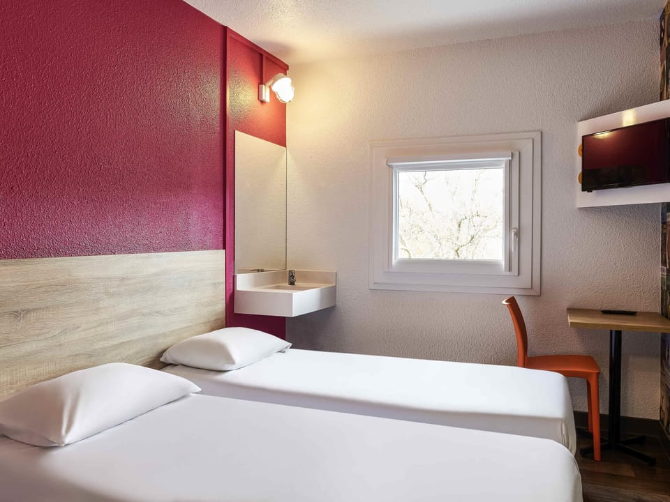 Room, 2 Twin Beds (Side Car) | Individually furnished, blackout drapes, soundproofing, free WiFi