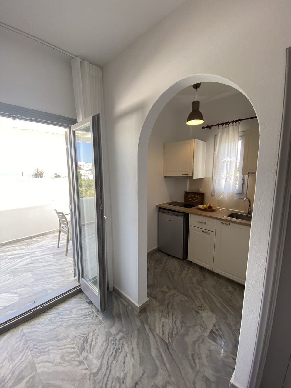 Deluxe Studio (4 Adults) | Private kitchen | Fridge, stovetop, electric kettle, cookware/dishes/utensils