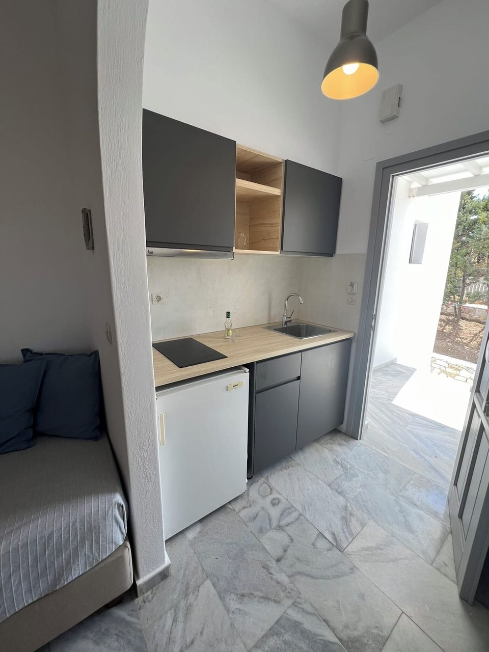 Deluxe Studio (4 Adults) | In-room safe, iron/ironing board, free WiFi, bed sheets
