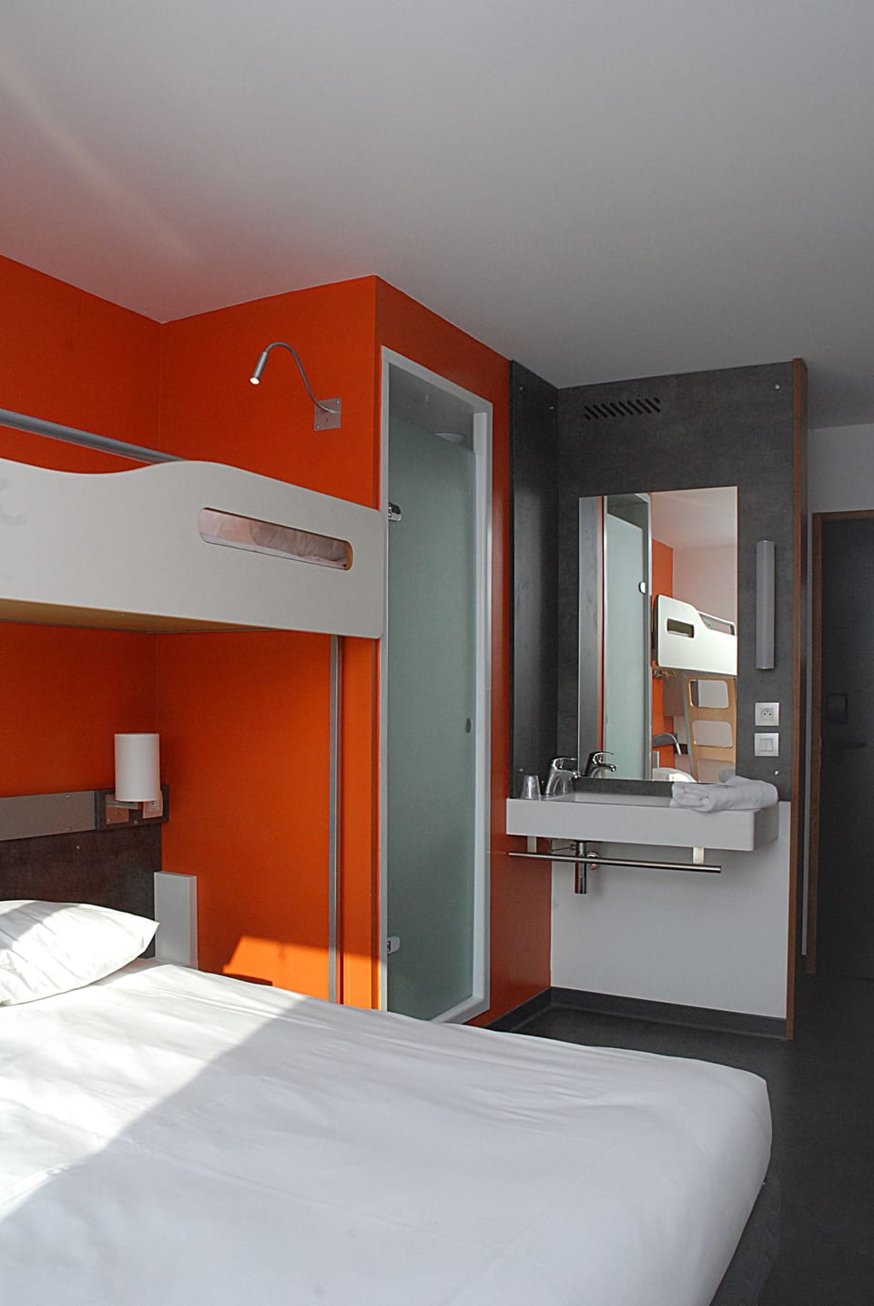 Triple Room, Multiple Beds | Desk, laptop workspace, soundproofing, free WiFi