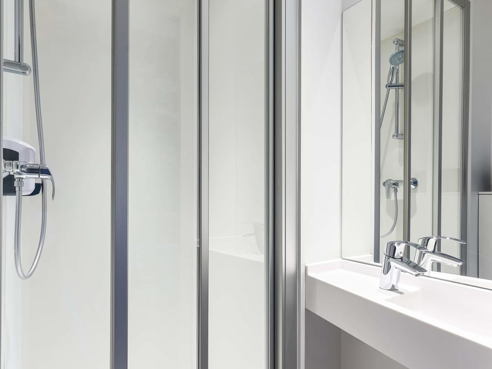 Room, 1 Double Bed, Private Bathroom (Cabrio) | Free WiFi, bed sheets