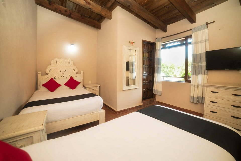 Standard Triple Room | Desk, free WiFi, bed sheets