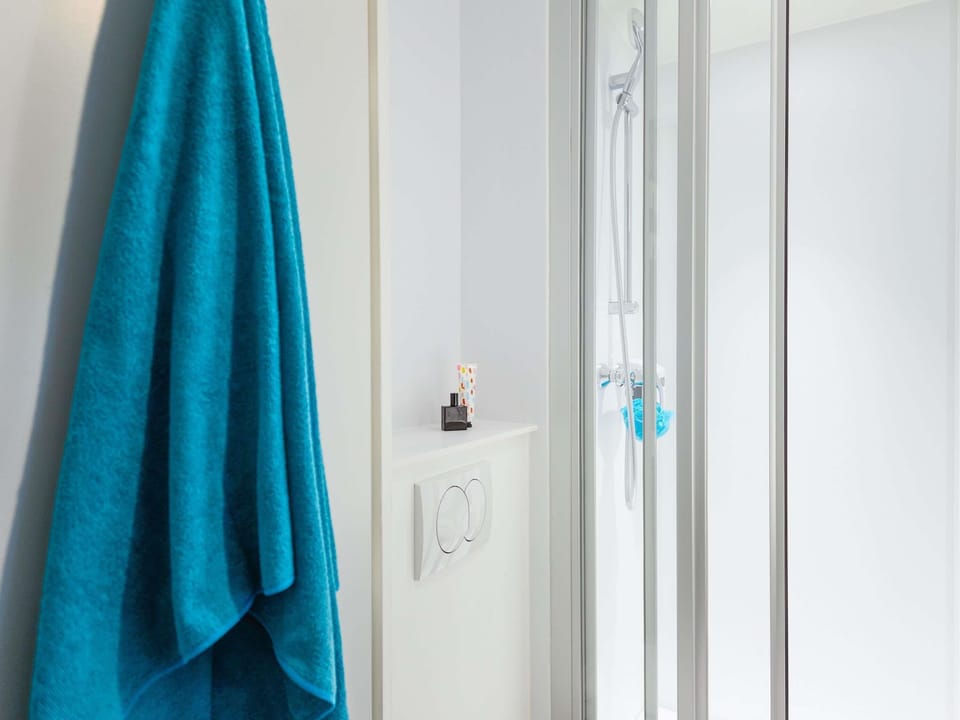 Room, 1 Double Bed, Private Bathroom (Cabrio) | Desk, free WiFi, bed sheets