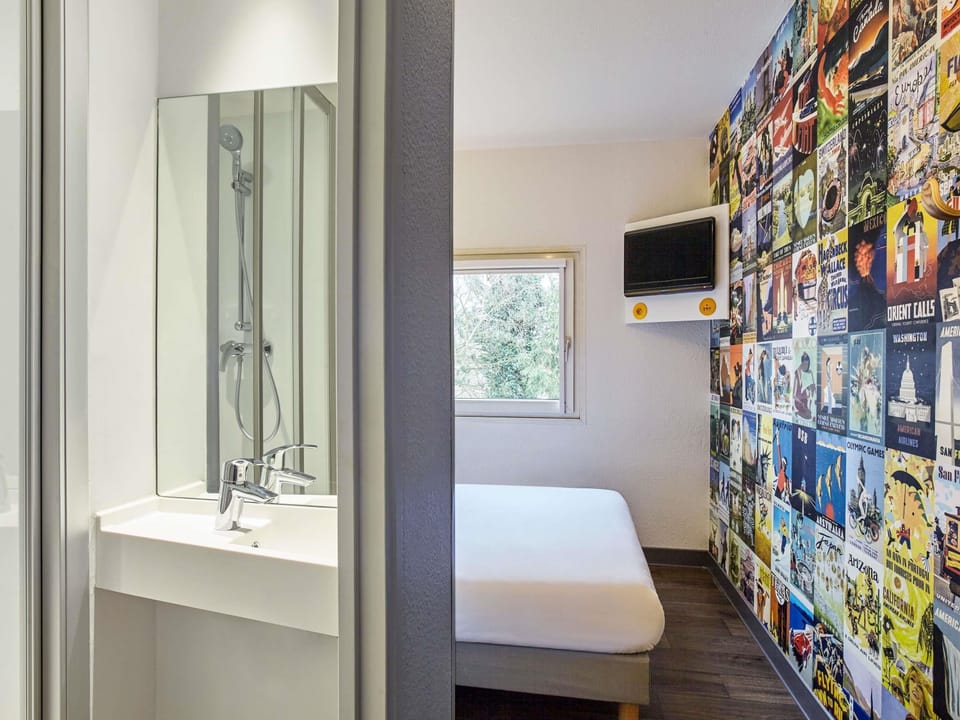 Room, 1 Double Bed, Private Bathroom (Cabrio) | Desk, laptop workspace, blackout drapes, free WiFi