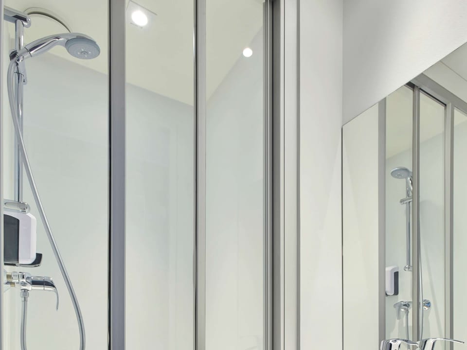 Desk, free cribs/infant beds, free WiFi, bed sheets