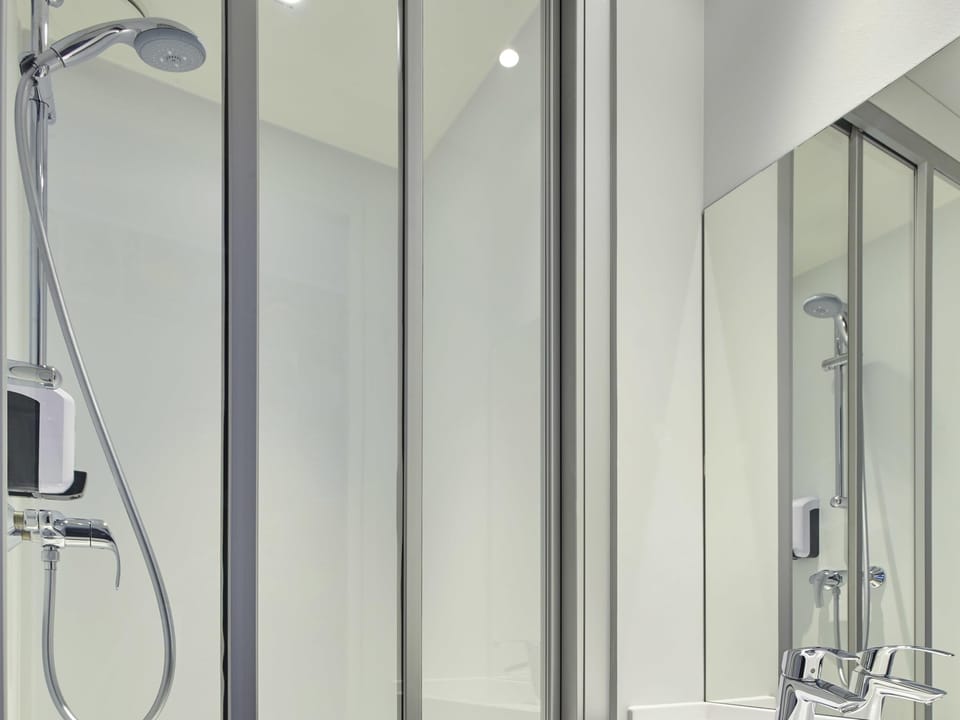 Room, 1 Double Bed, Private Bathroom (Cabrio) | Desk, soundproofing, free WiFi, bed sheets