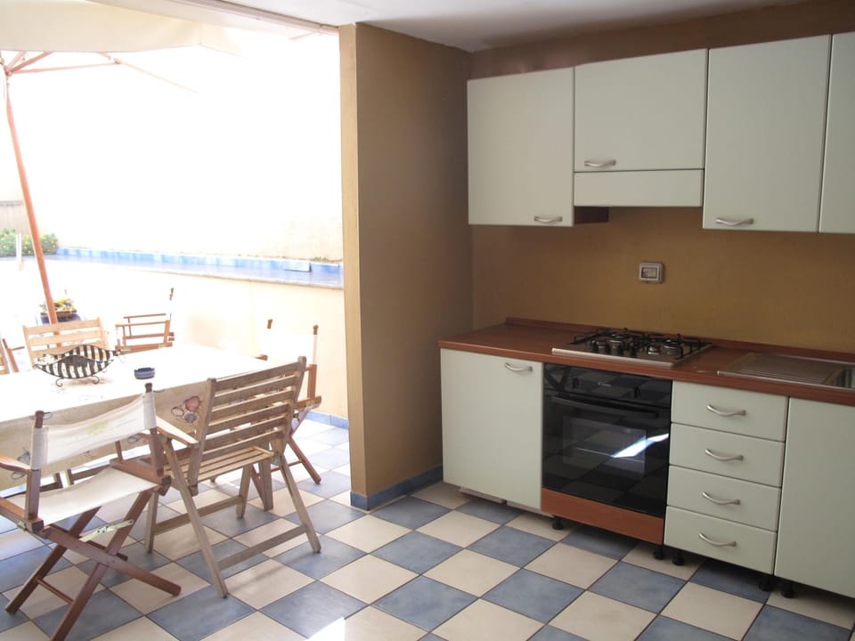 Superior Suite, 2 Bedrooms | In-room dining