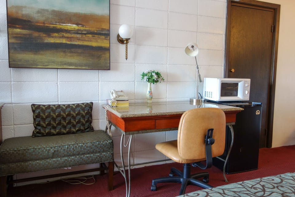 Desk, iron/ironing board, free WiFi, bed sheets