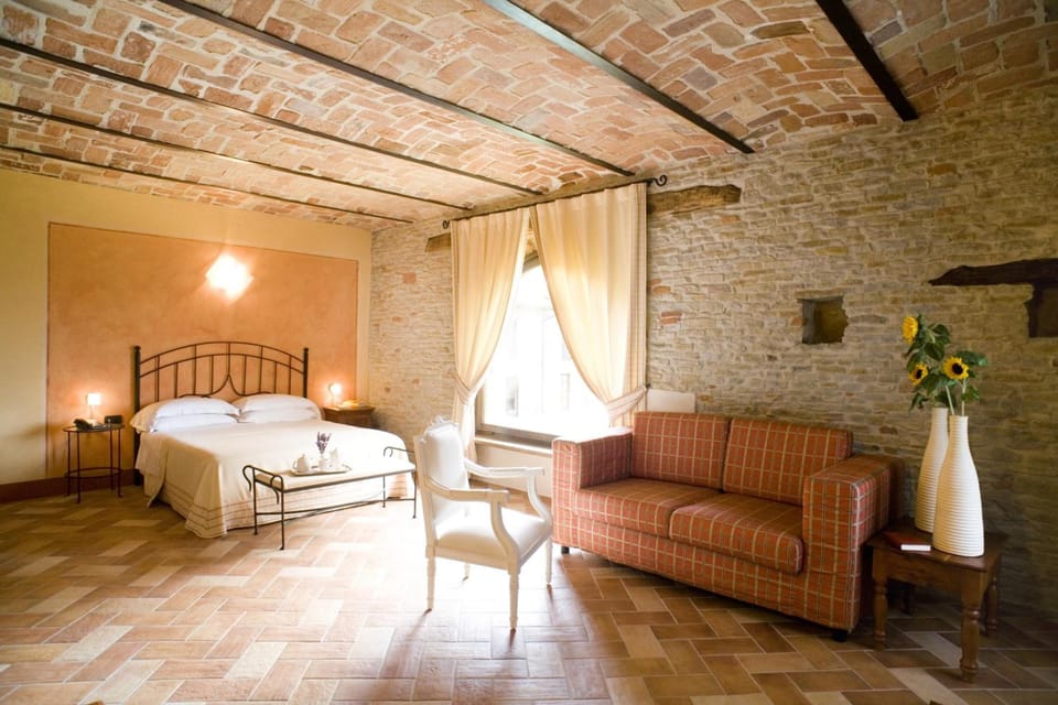 Junior Suite | Egyptian cotton sheets, premium bedding, down comforters, minibar