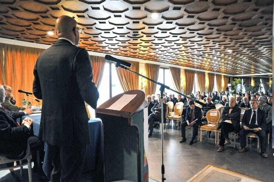 Meeting facility