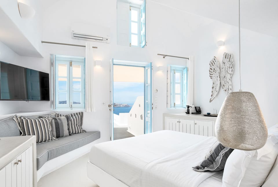 Superior Suite, Private Pool (Superior Pool Suite) | Premium bedding, down comforters, pillowtop beds, in-room safe