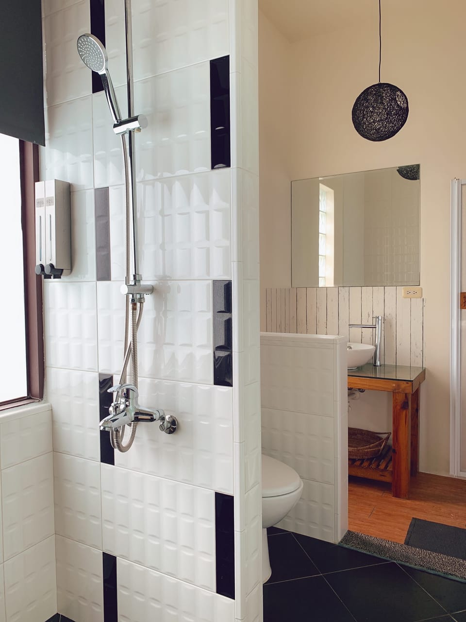 Signature Double Room, 1 Queen Bed | Bathroom | Hair dryer, slippers, towels, shampoo
