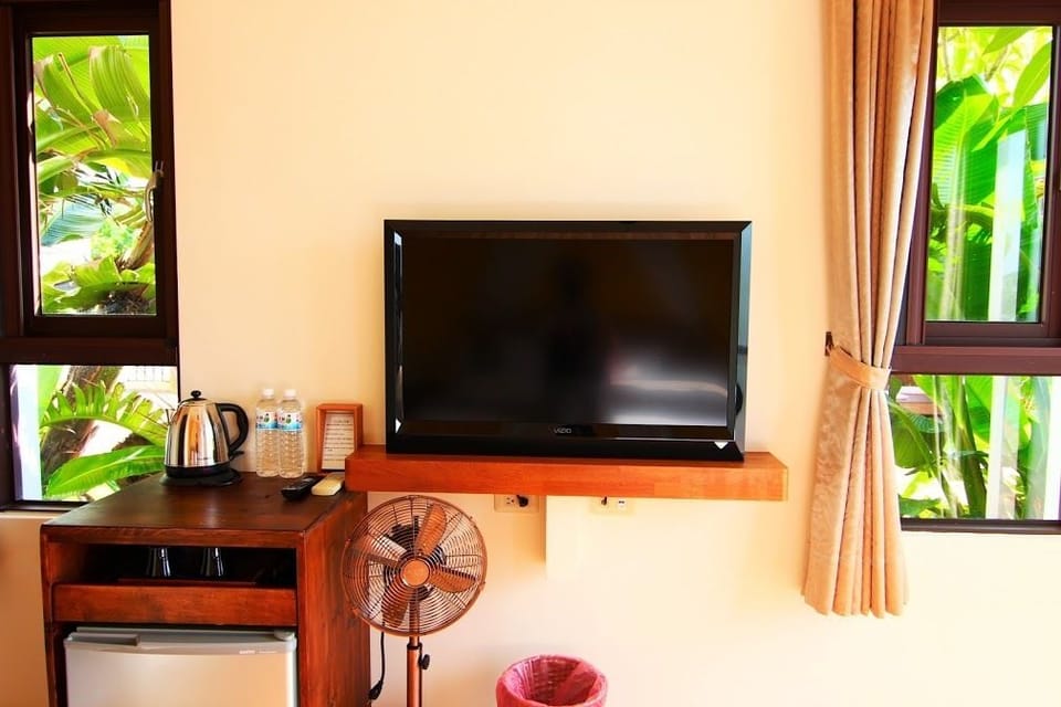 Economy Double Room, 1 Queen Bed | Blackout drapes, free WiFi, bed sheets