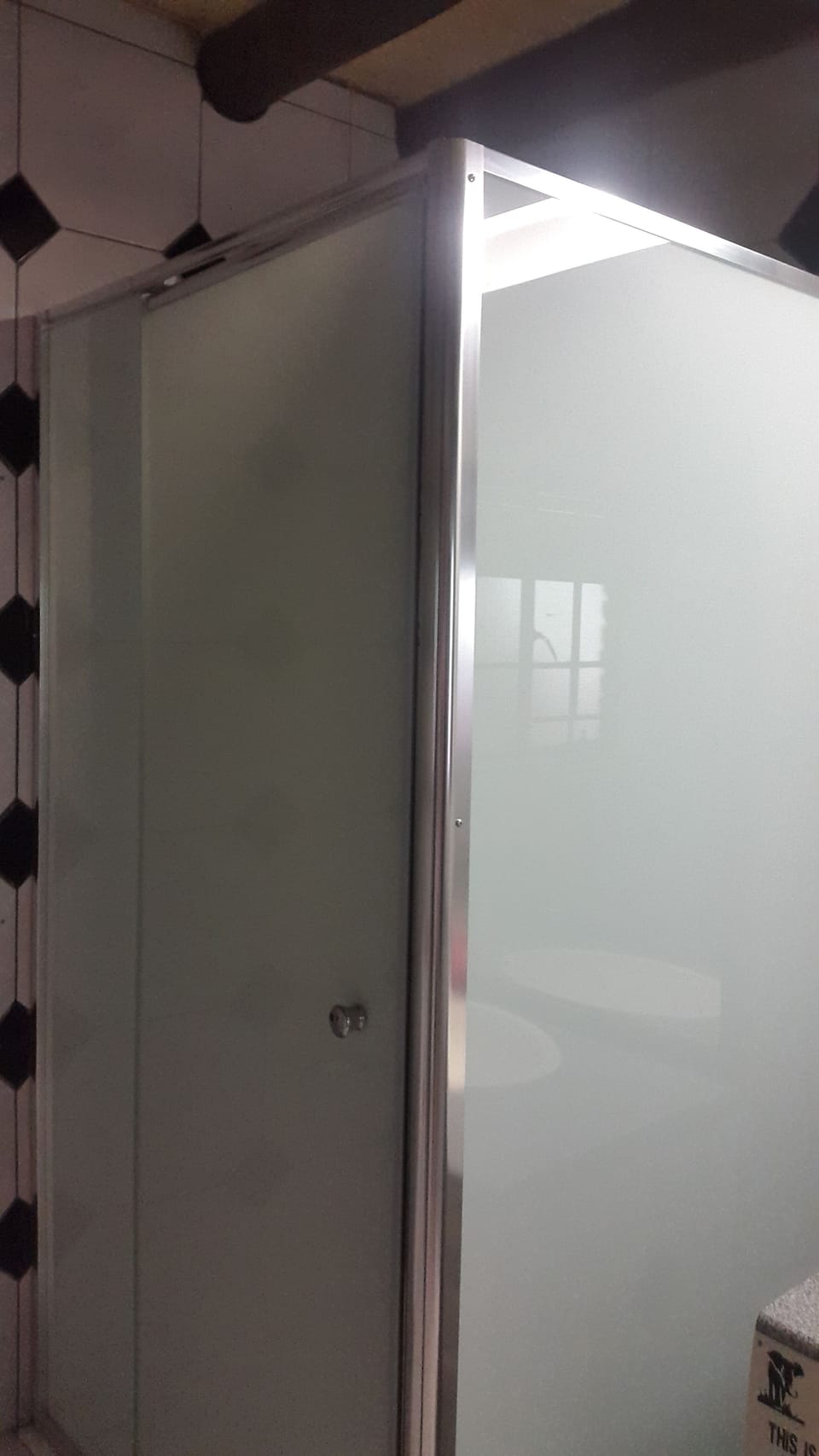 Family Room | Bathroom | Shower, towels
