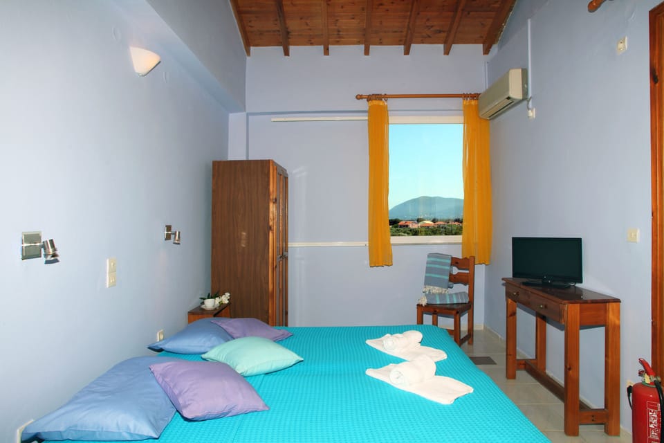 Iron/ironing board, free cribs/infant beds, rollaway beds, free WiFi