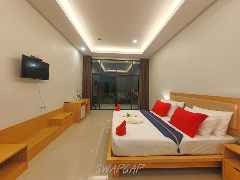 Superior Double Room | In-room safe, desk, laptop workspace, individually decorated