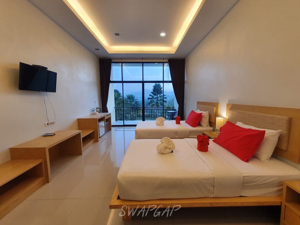 Superior Twin Room | In-room safe, desk, laptop workspace, individually decorated