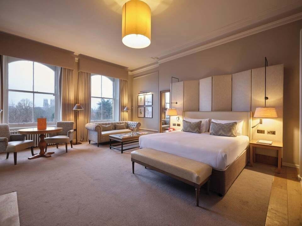 Junior Studio Suite | In-room safe, desk, iron/ironing board, free WiFi