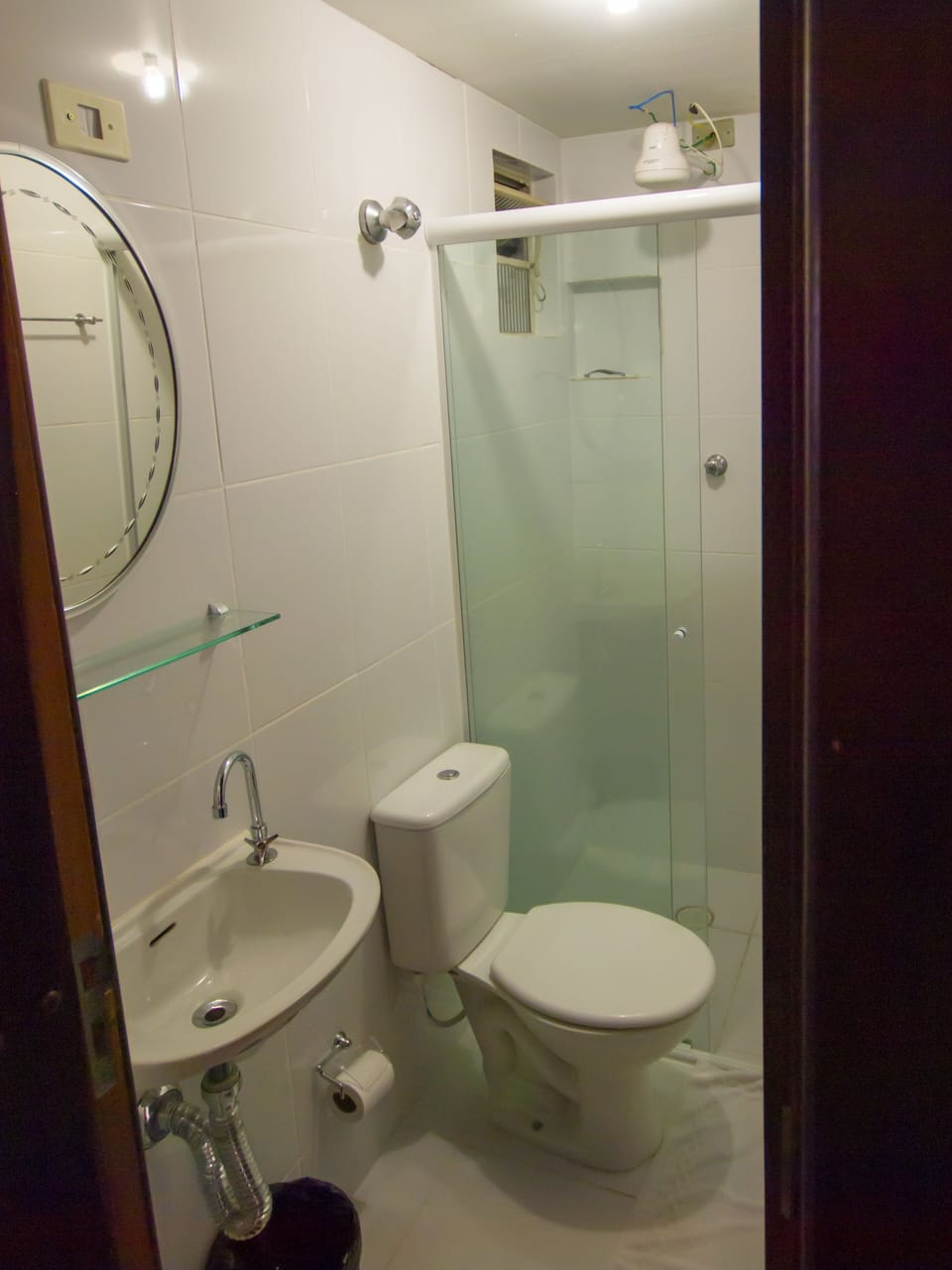 Twin Room | Bathroom | Shower, hair dryer, towels