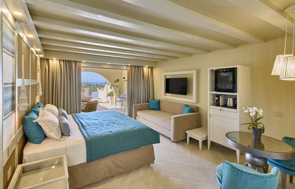 Double Room, Sea View | In-room safe, laptop workspace, blackout drapes, free WiFi