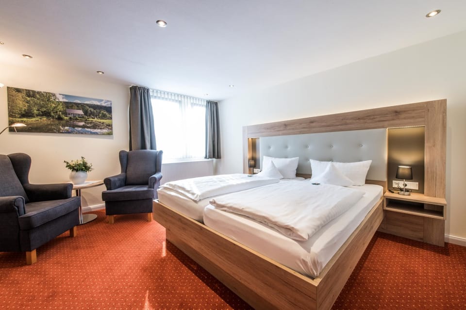 Double Room, 1 Double Bed, Non Smoking | Minibar, in-room safe, free WiFi, bed sheets