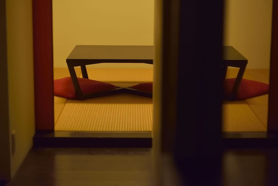 Double Room, Non Smoking, Ocean View | Living room | Flat-screen TV