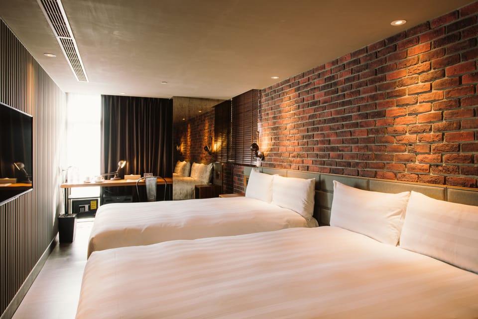 Deluxe Family Room | In-room safe, desk, iron/ironing board, free WiFi