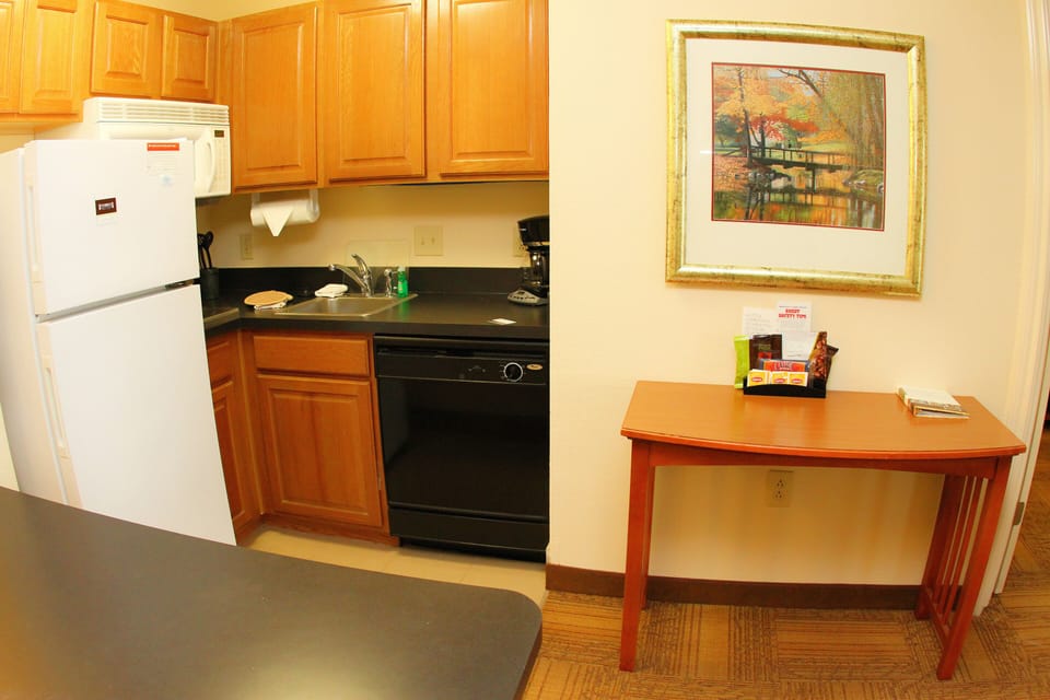 Premium bedding, pillowtop beds, in-room safe, desk