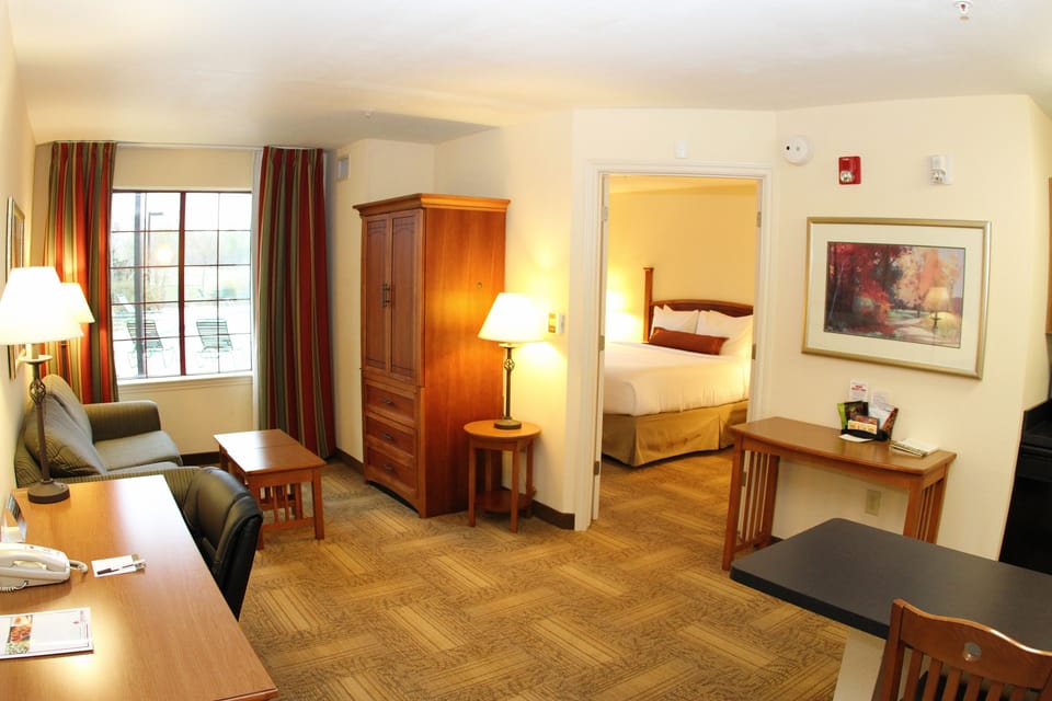 Premium bedding, pillowtop beds, in-room safe, desk