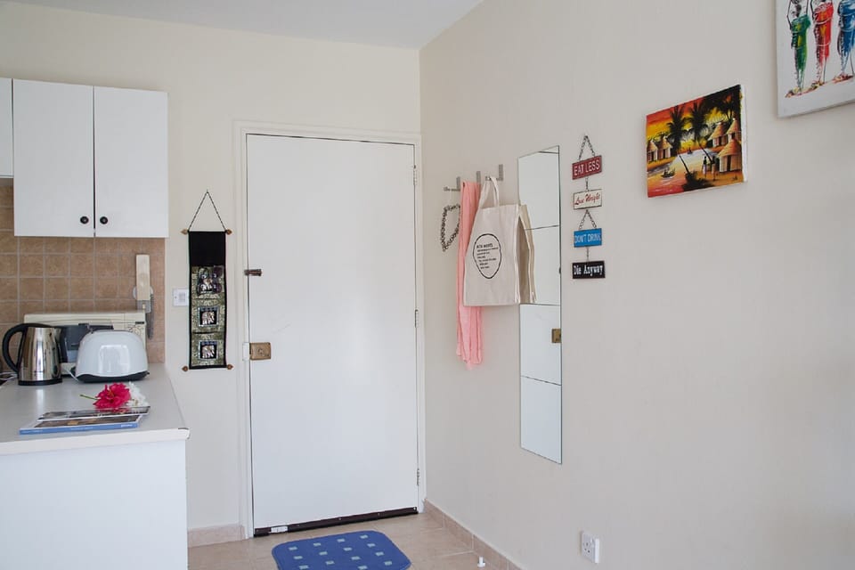 Comfort Apartment, 1 Bedroom, Balcony, Pool View (Shared pool) | Room amenity