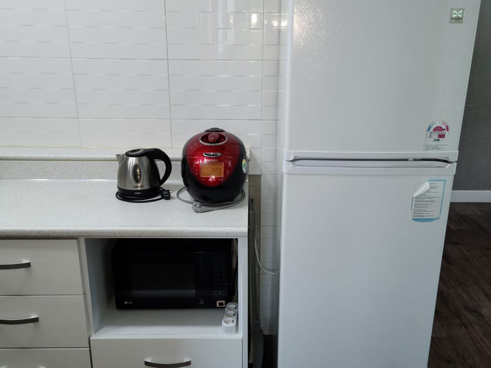 No. 2 | Private kitchen | Full-size fridge, stovetop, electric kettle, cookware/dishes/utensils
