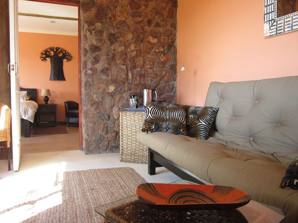 Executive Suite | Premium bedding, minibar, WiFi