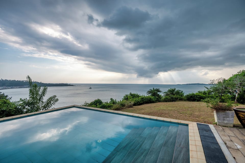 Infinity pool